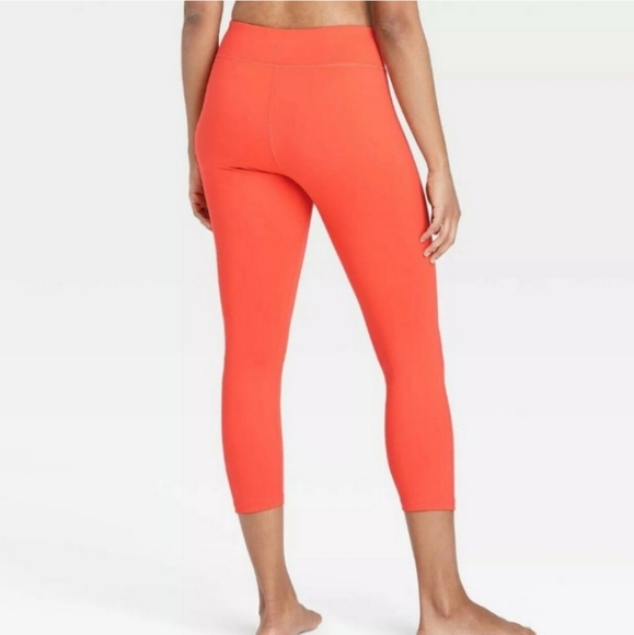 Coral Mid-Rise Capri Workout Leggings Crop Hidden Pocket All in Motion XXL - Picture 2 of 13